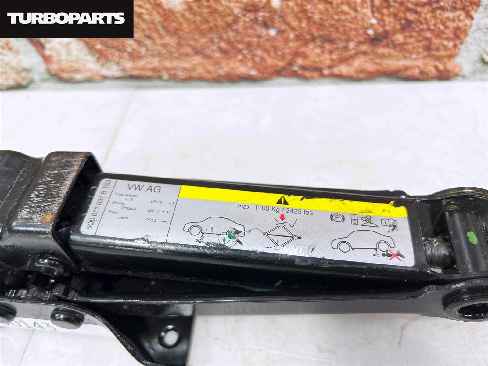 Поддомкратник (домкрат) Octavia 5G1 CJZB