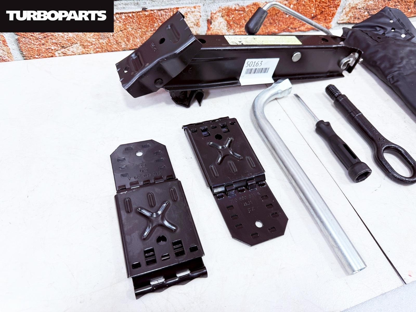 Поддомкратник (домкрат) Tiguan 5N1 CAW