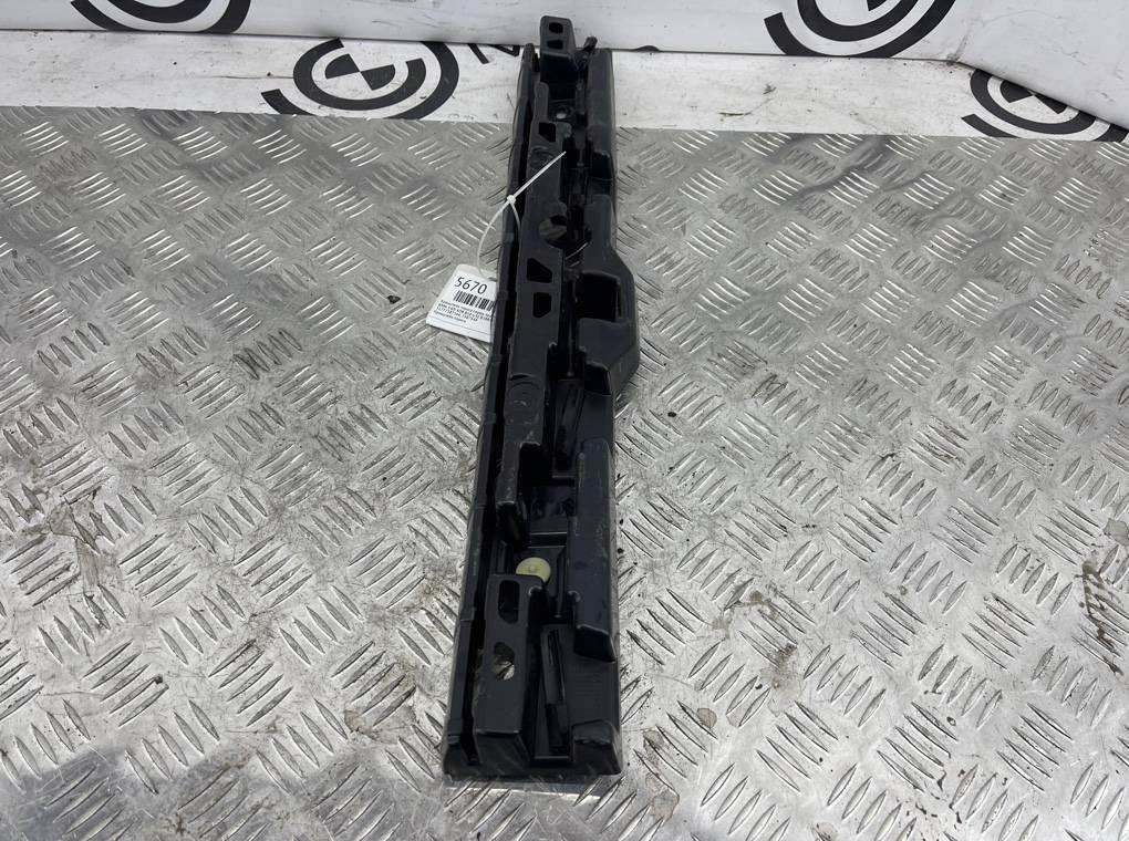 Кронштейн порога передний правый 540I XDR B58 2017 G30 B58B30A