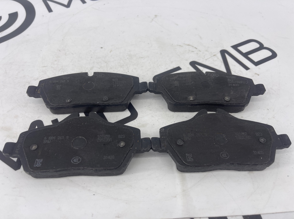 Колодки тормозные передние BMW 2 - series F45 34106884263 новая