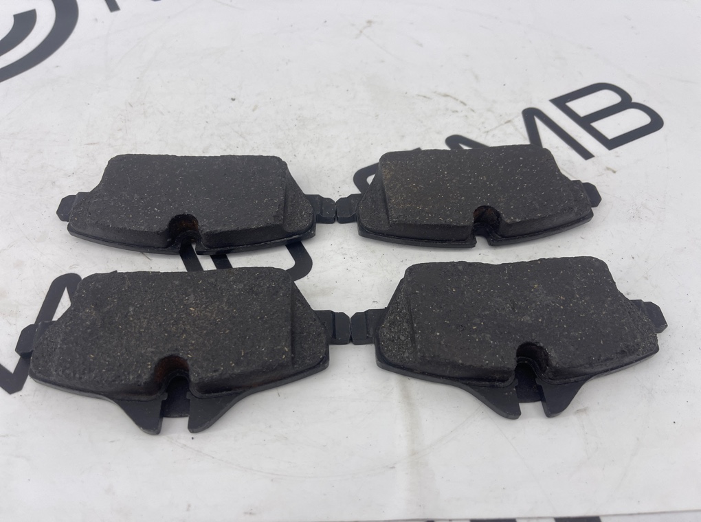 Колодки тормозные передние 2 - series F45