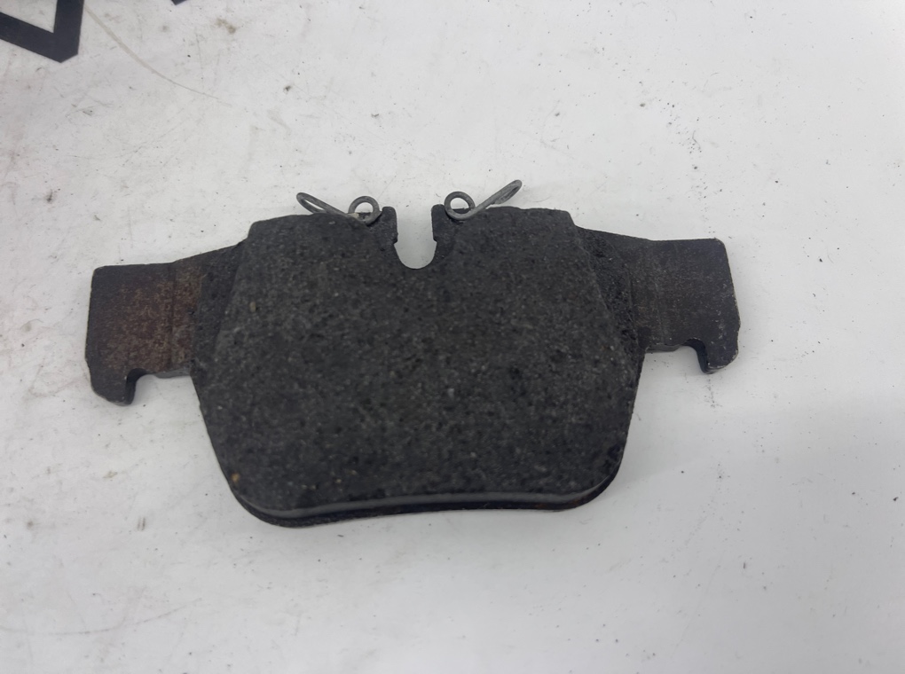 Колодки тормозные задние 1 - series F40 Колодки тормозные задние 1 - series F40