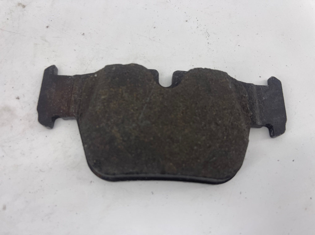 Колодки тормозные задние 1 - series F40 Колодки тормозные задние 1 - series F40