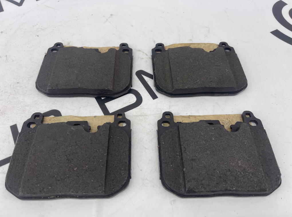 Колодки тормозные передние BMW X1 F48 34106889266 новая