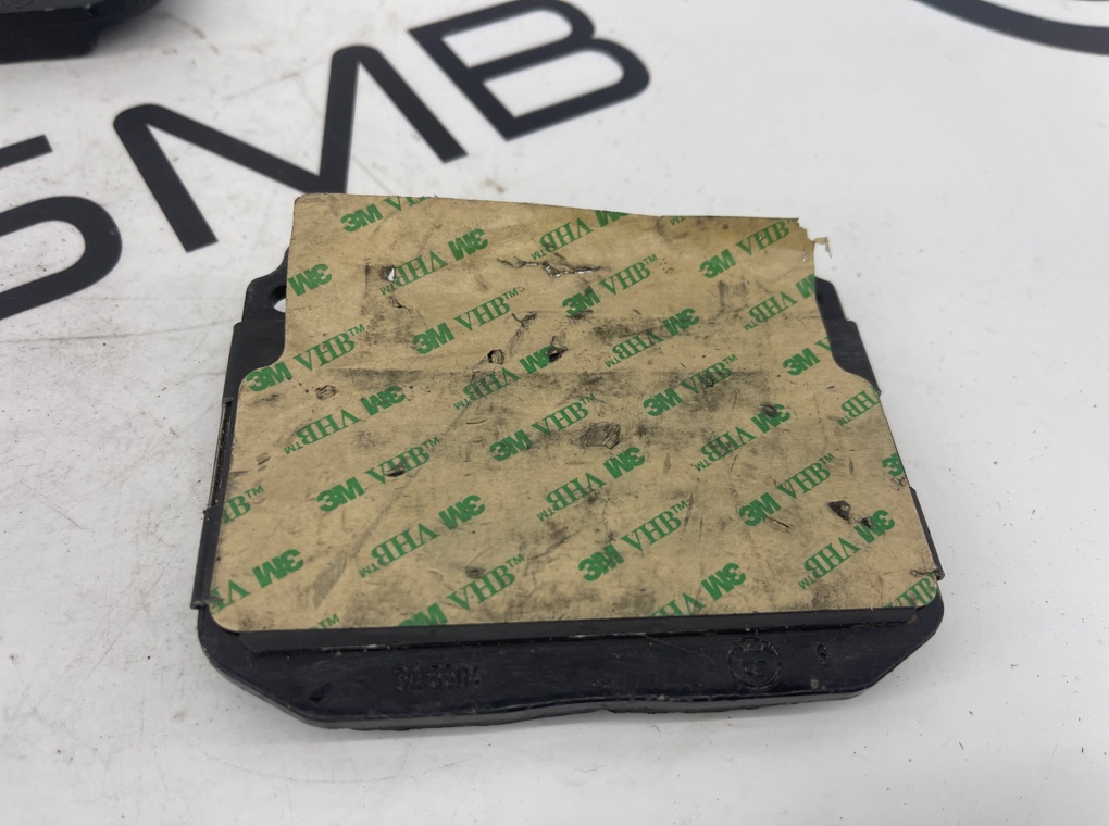 Колодки тормозные передние X1 F48