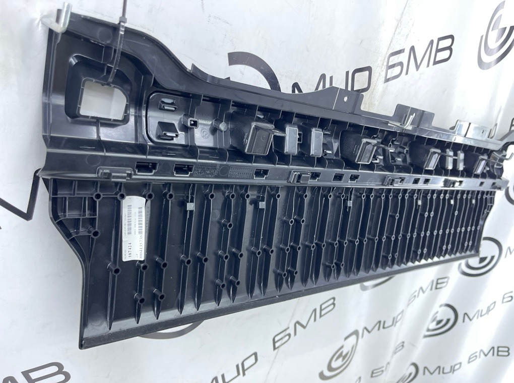 Накладка откидного борта X5 xDrive50e 2024 G05 B58B30S