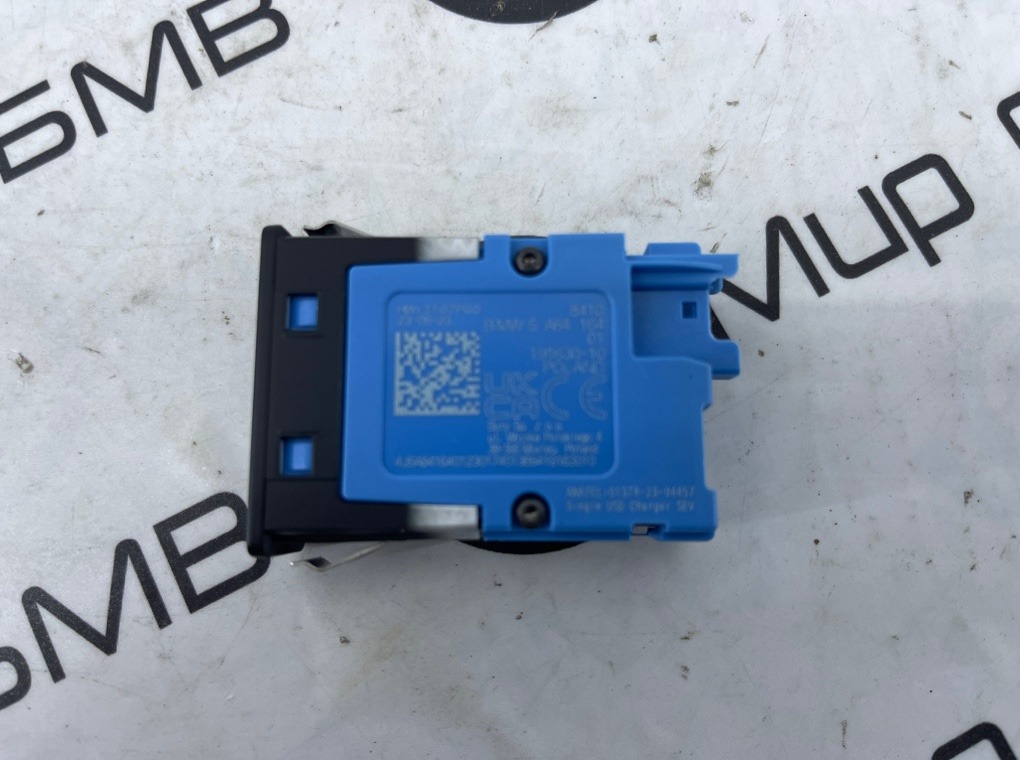 Разъем USB X7 xDrive40d LCI 2023 G07 B57D30B Разъем USB X7 xDrive40d LCI 2023 G07 B57D30B