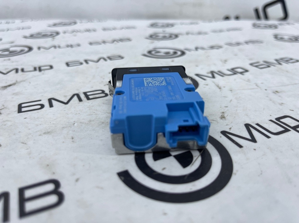 Разъем USB X7 xDrive40d LCI 2023 G07 B57D30B Разъем USB X7 xDrive40d LCI 2023 G07 B57D30B