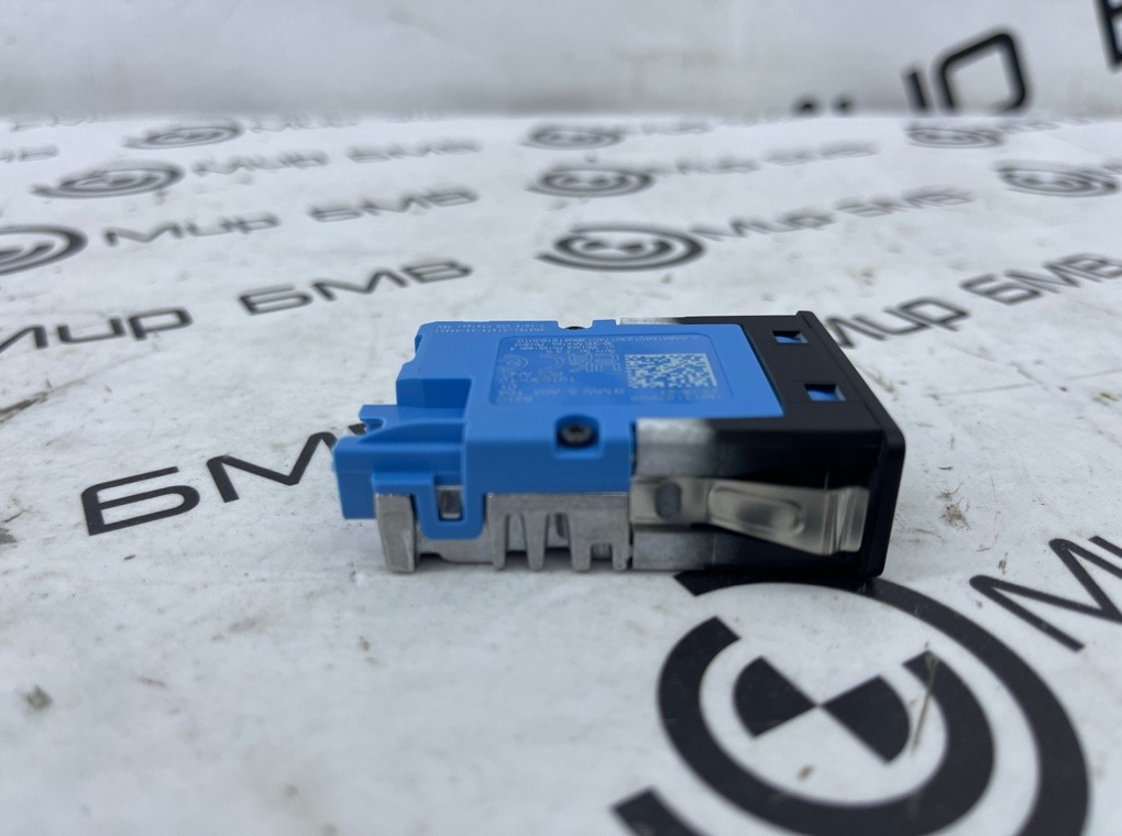 Разъем USB X7 xDrive40d LCI 2023 G07 B57D30B Разъем USB X7 xDrive40d LCI 2023 G07 B57D30B