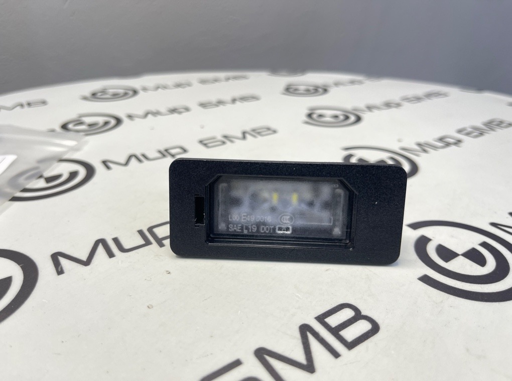 Подсветка номера задняя BMW M4 Competition LCI G82 S58T Подсветка номера задняя BMW M4 Competition LCI G82 S58T