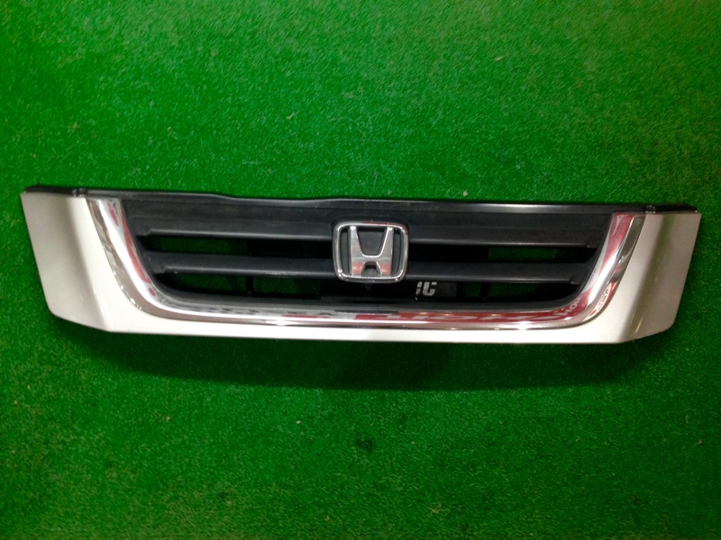 Решетка Honda Cr-V RD1 (б/у) Решетка Honda Cr-V RD1 (б/у)