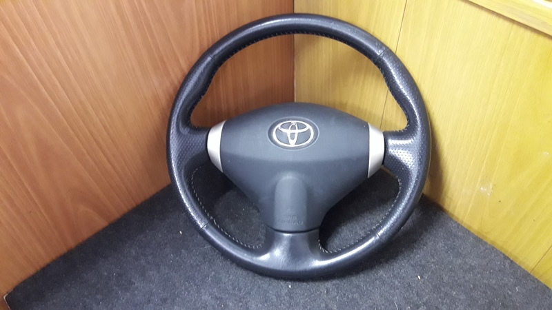 Руль Toyota (б/у) Руль Toyota (б/у)