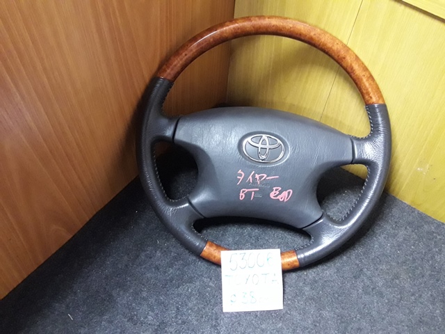 Руль Toyota (б/у) Руль Toyota (б/у)