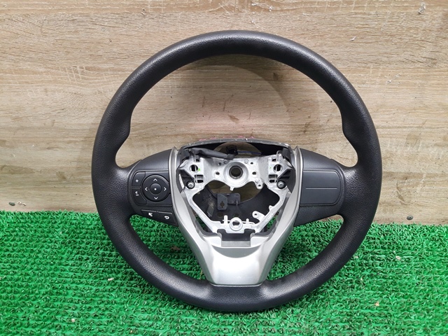 Руль Toyota Noah ZRR85 (б/у) Руль Toyota Noah ZRR85 (б/у)