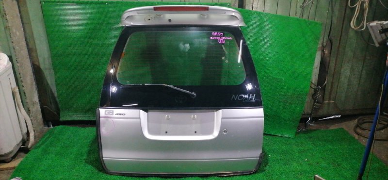Дверь 5-я Toyota Noah SR50 (б/у) Дверь 5-я Toyota Noah SR50 (б/у)