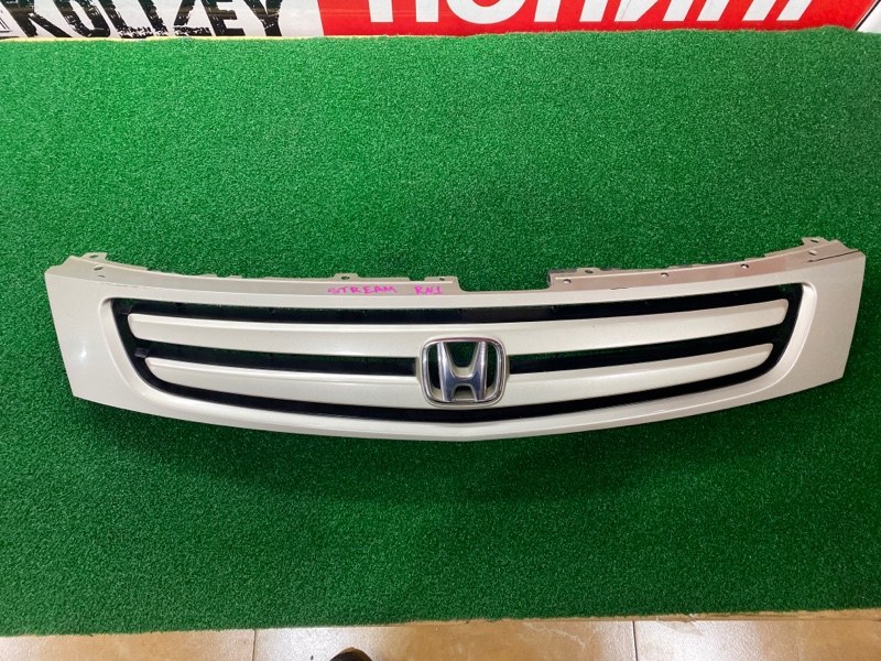 Решетка Honda Stream RN1 (б/у) Решетка Honda Stream RN1 (б/у)