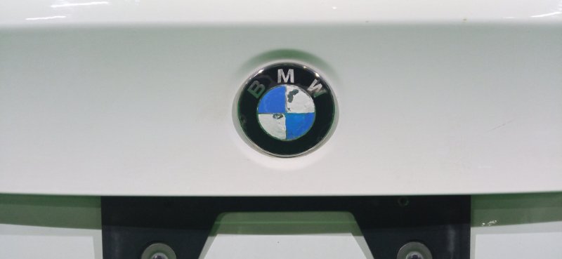 Крышка багажника 320I E90 N46B20 Крышка багажника 320I E90 N46B20