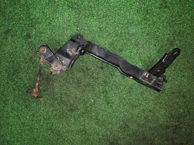 Датчик уровня кузова передний правый LS600H UVF45 2UR-FSE Датчик уровня кузова передний правый LS600H UVF45 2UR-FSE