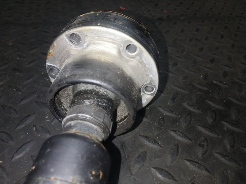 Кардан передний LS600H UVF45 2UR-FSE