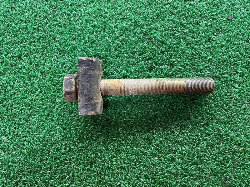 Болт торсиона ISUZU BIGHORN UBS73 4JX1 контрактная