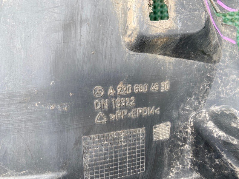 Подкрылок передний левый S430 2004 W220 M113