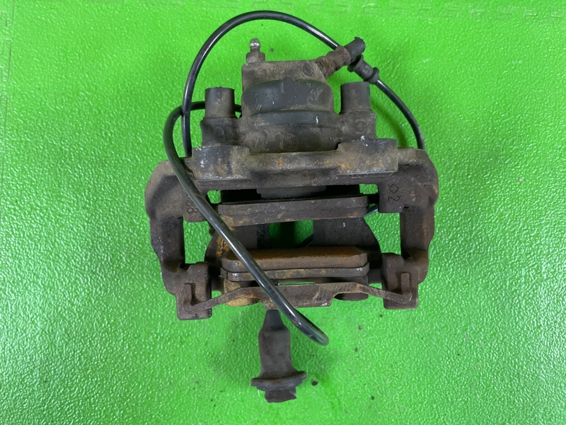 Суппорт задний правый Mercedes-Benz S430 W220 M113