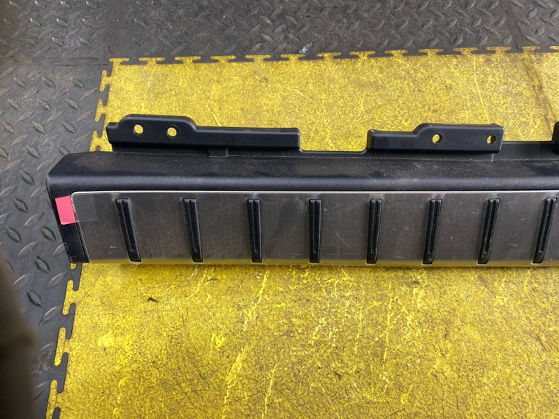 Накладка замка багажника задняя RX450H 2018 GYL25 2GR-FXS