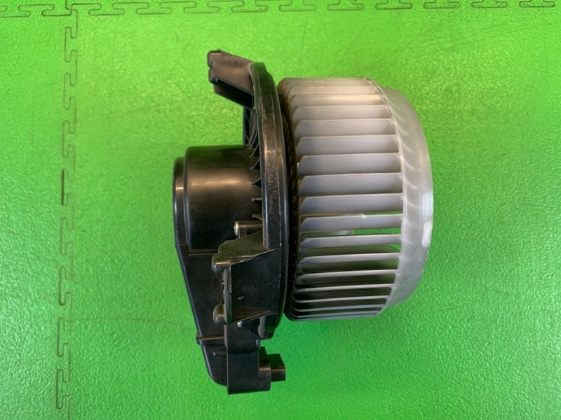 Мотор печки AURIS 2010 ZRE154 2ZR-FAE