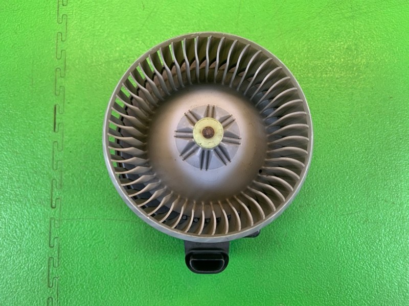 Мотор печки TOYOTA AURIS ZRE154 2ZR-FAE