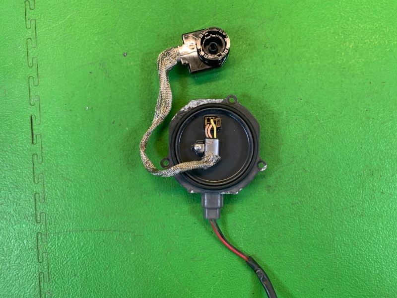 Блок ксенона NISSAN ELGRAND MNE51 VQ35DE