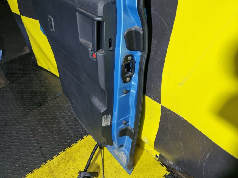 Дверь задняя левая TANK 2018 M900A 1KR-FE