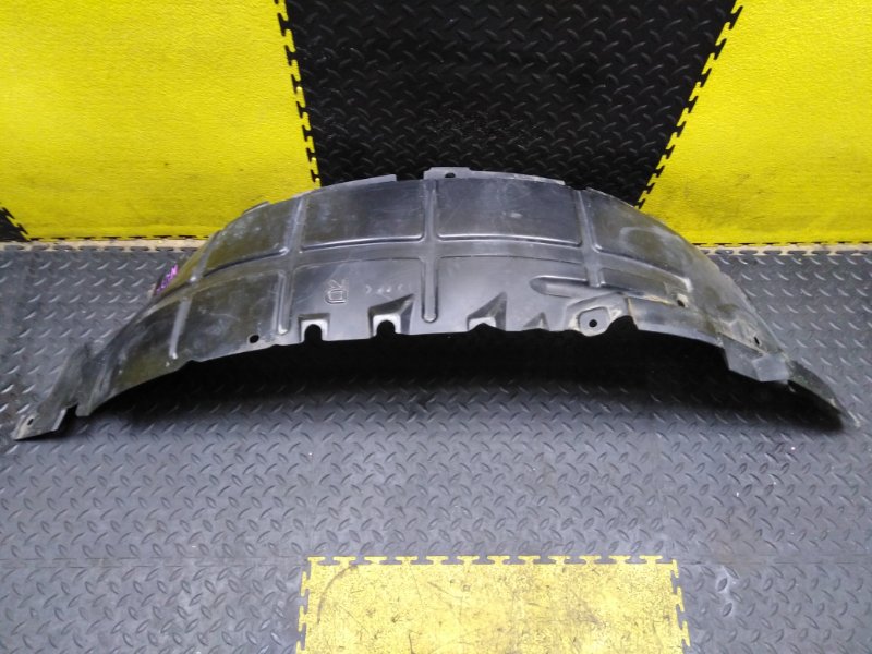 Подкрылок правый VEHICROSS 1997 UGS25 6VD1