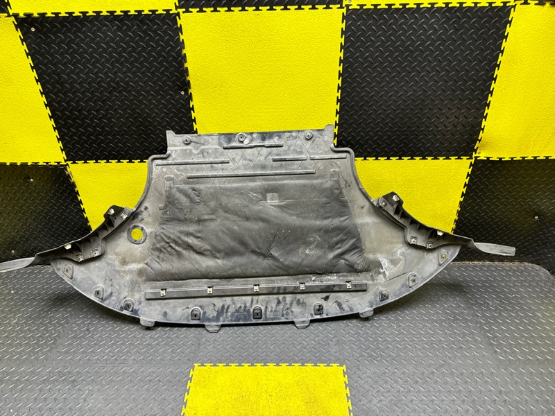 Защита двигателя передняя SQ5 2015 8R CTXA
