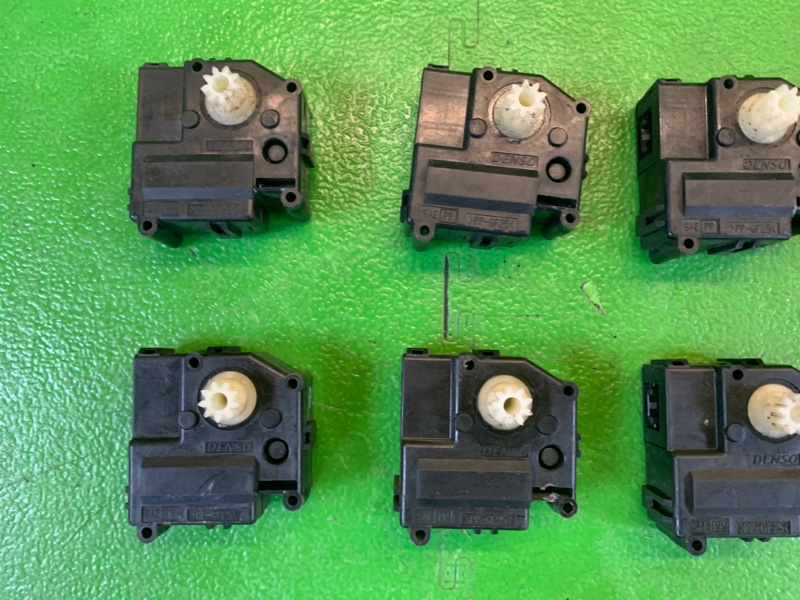 Сервопривод заслонок печки LS460 2017 USF46 1UR-FSE Сервопривод заслонок печки LS460 2017 USF46 1UR-FSE