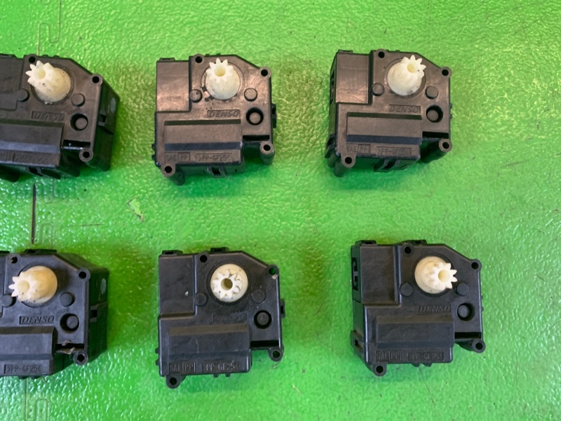 Сервопривод заслонок печки LS460 2017 USF46 1UR-FSE Сервопривод заслонок печки LS460 2017 USF46 1UR-FSE