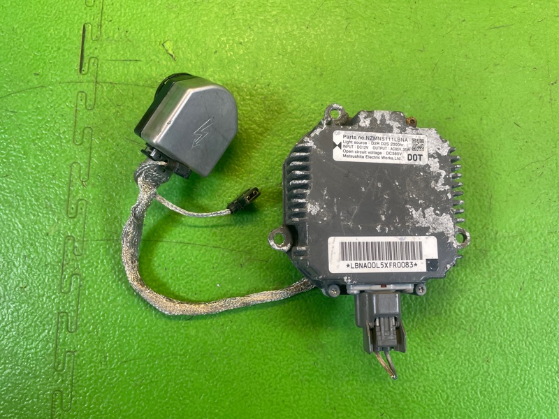 Блок ксенона NISSAN FUGA 2008 PNY50 VQ35-DE 284748991A контрактная