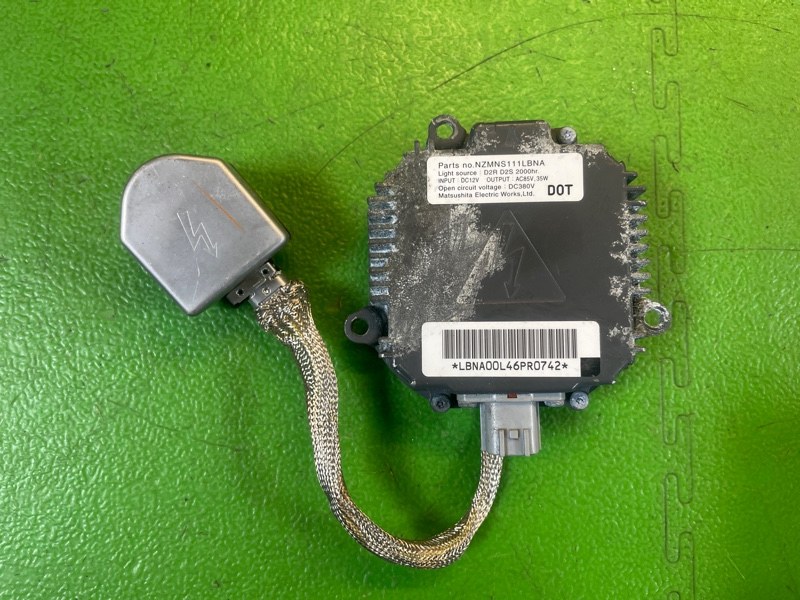 Блок ксенона NISSAN X-TRAIL 2009 NT31 QR20-DE 284748991A контрактная