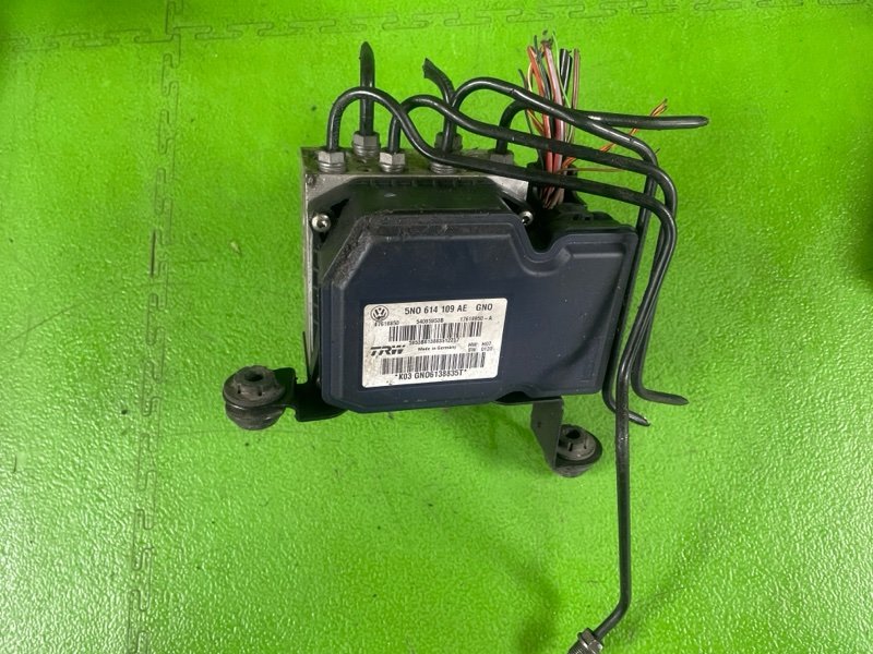 Блок abs VOLKSWAGEN TIGUAN 5N0614109AE контрактная