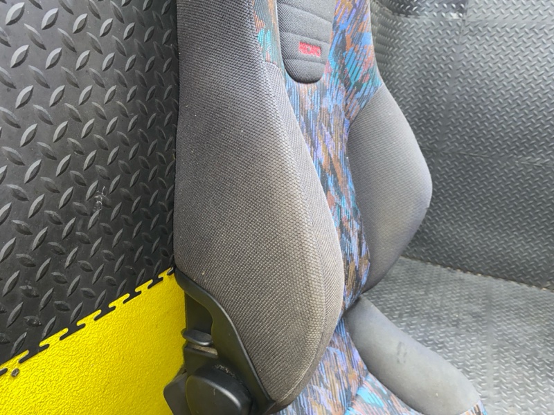 Сиденья комплект VEHICROSS 1997 UGS25 6VD1