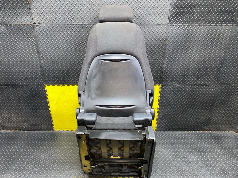 Сиденья комплект VEHICROSS 1997 UGS25 6VD1