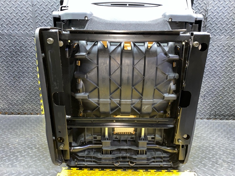 Сиденья комплект VEHICROSS 1997 UGS25 6VD1