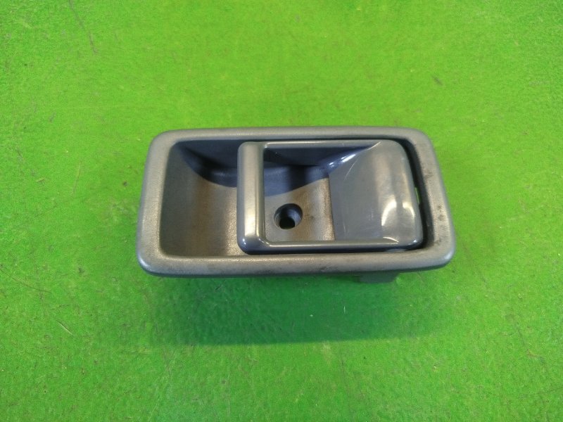 Ручка двери внутренняя передняя правая MAZDA BONGO SK82MN F8 S47P58330A-43 контрактная