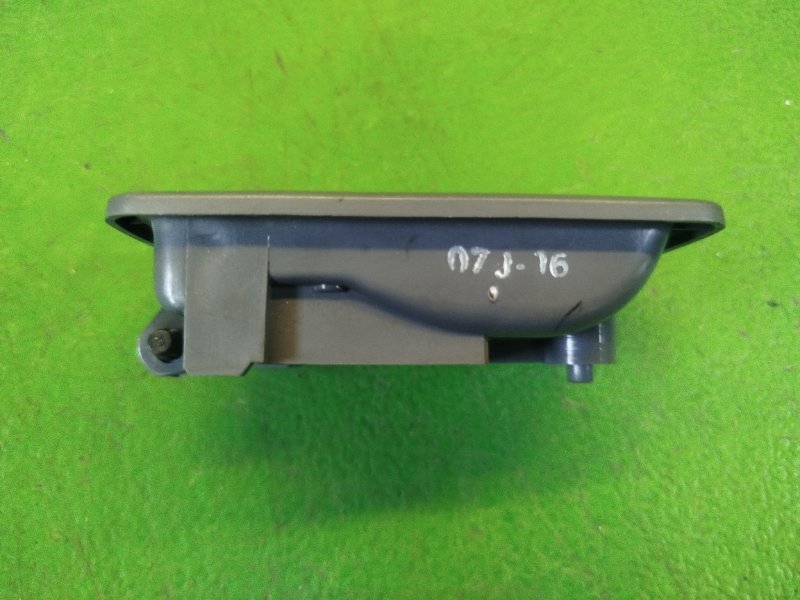 Ручка двери внутренняя передняя правая MAZDA BONGO SK82MN F8