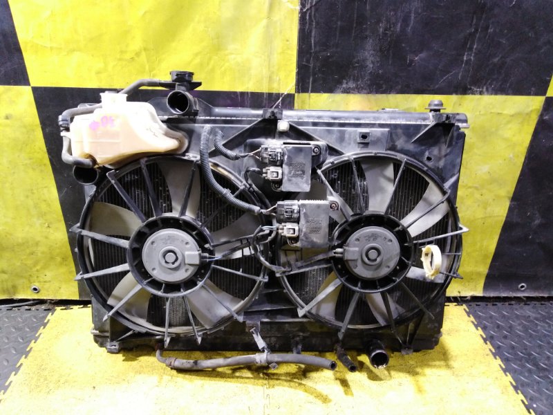 Радиатор для TOYOTA CROWN MAJESTA UZS207 3UZ-FE, 16400-50390 16711-50200, 16400-50390 16711-50200 5 ракурс Радиатор для TOYOTA CROWN MAJESTA UZS207 3UZ-FE, 16400-50390 16711-50200, 16400-50390 16711-50200 5 ракурс