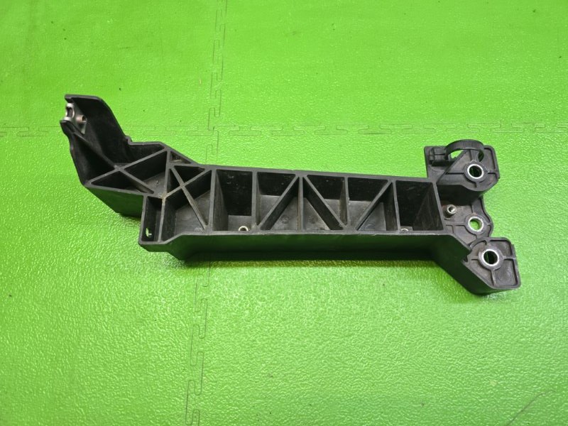 Крепление крыла переднее левое INFINITI Q50 2013 HNV37 VQ35HR 62585-4GA0A контрактная