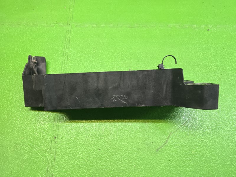 Крепление крыла переднее левое INFINITI Q50 HNV37 VQ35HR