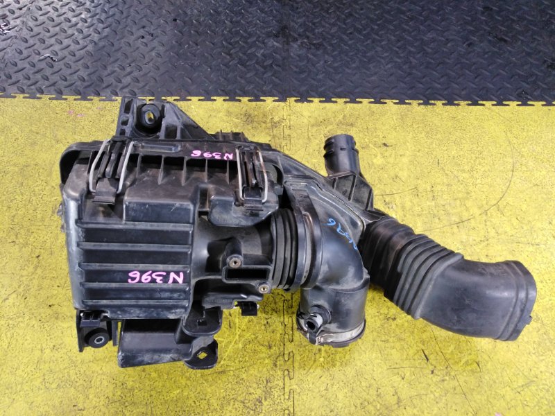 Корпус воздушного фильтра HONDA VEZEL 2014 RU3 LEB 172105R1J01 1720151E008 контрактная