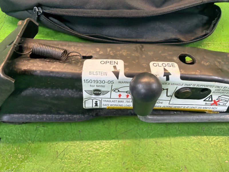 Домкрат MINI COOPER WMWRE32 W11B16AA