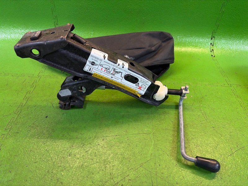 Домкрат COOPER 2005 WMWRE32 W11B16AA