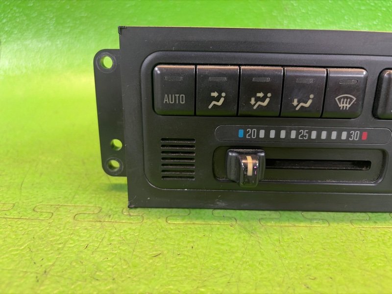 Блок климат контроля BIGHORN 1998 UBS69GW 4JG2